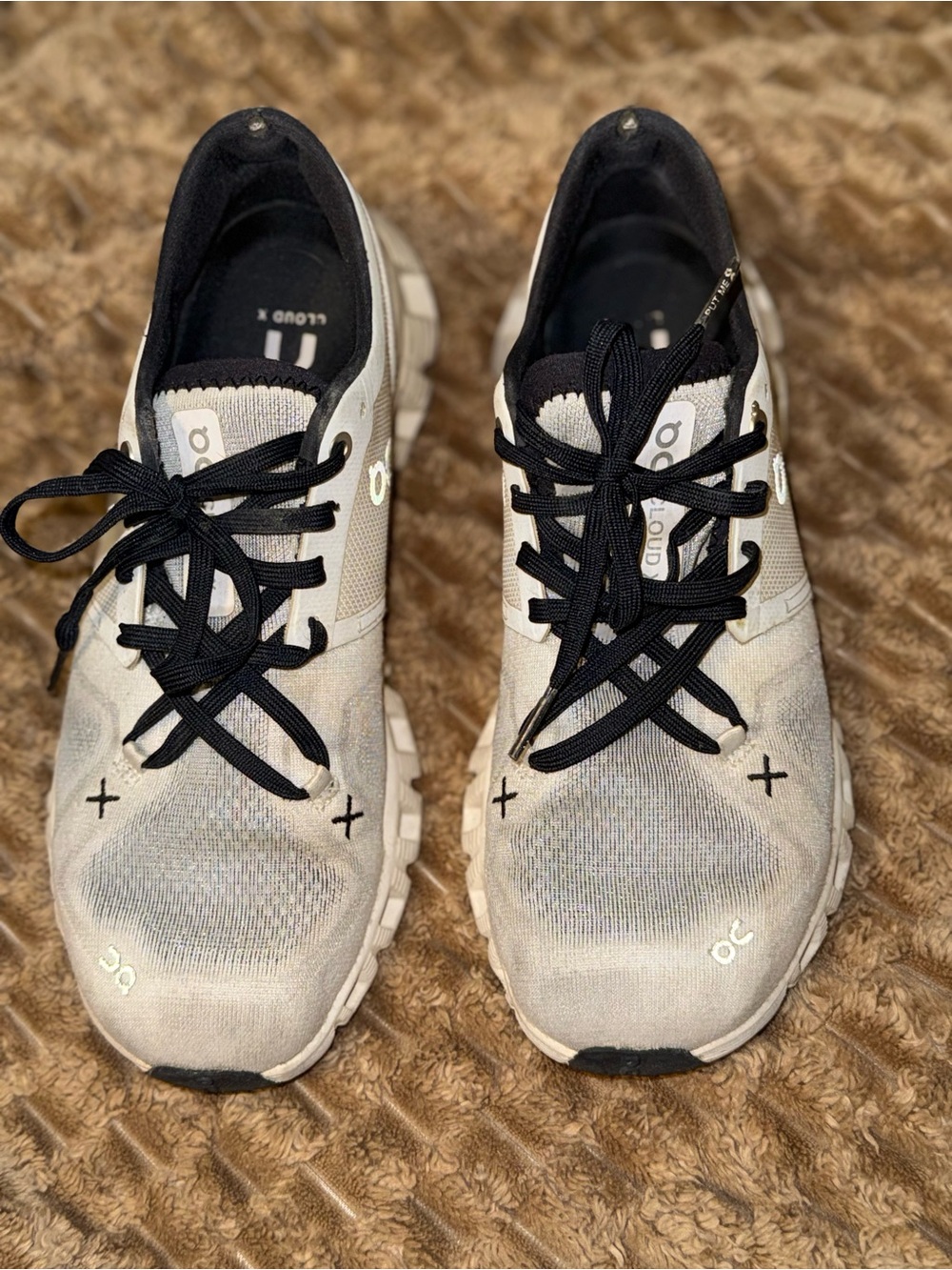 On Cloud Women’s Sneakers US 7.5